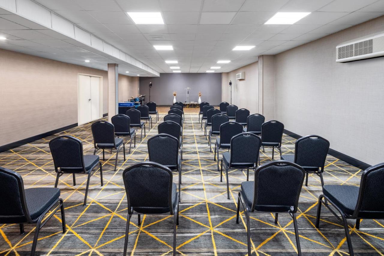 Holiday Inn Poughkeepsie By Ihg Exterior foto